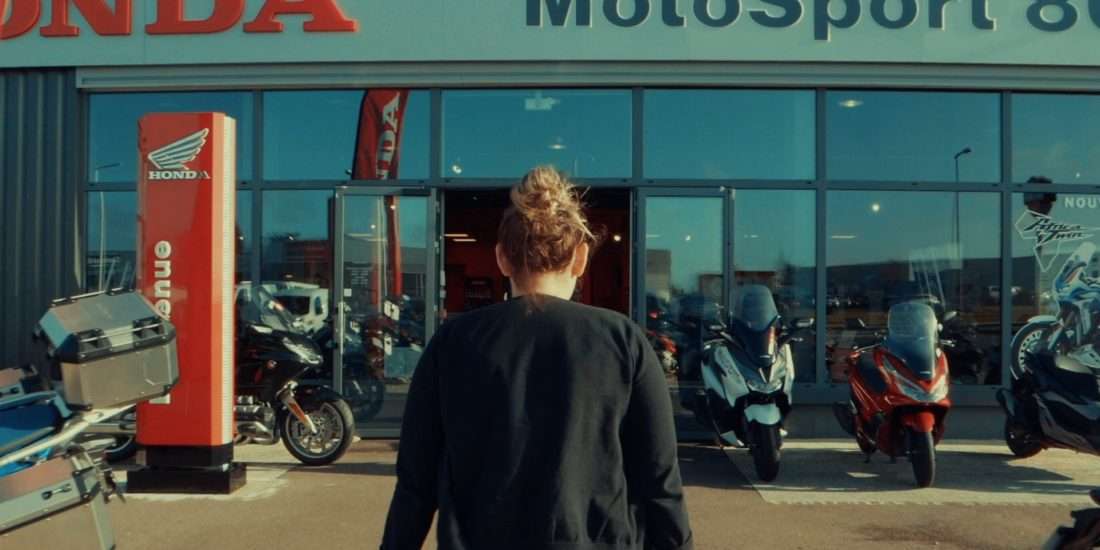 Devanture de la nouvelle concession Honda Motos : Motosport86